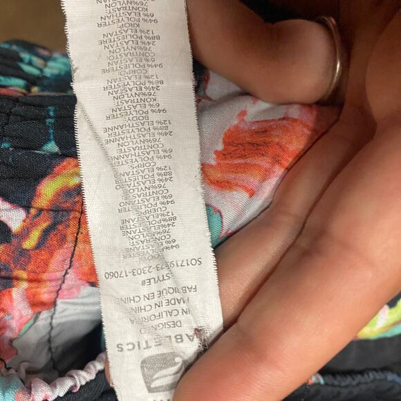 Fabletics Paintbrush Floral Lined Fallon Activewear Athletic Shorts Women's XL - Picture 5 of 6